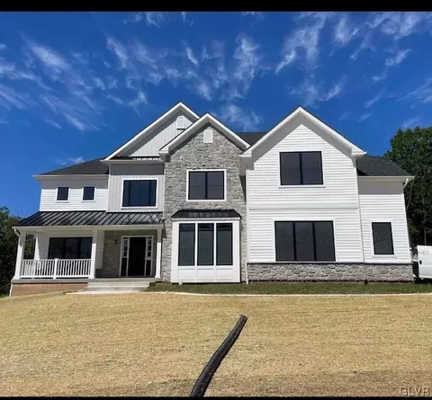 2505 Stonewall Dr #67, Center Valley, PA 18034