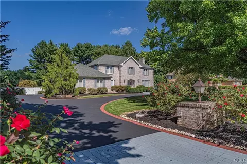 680 W Macada Rd, Bethlehem, PA 18017
