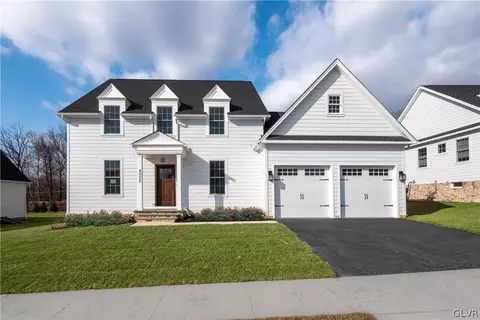 4532 Old Saucon Rd, Fountain Hill, PA 18015