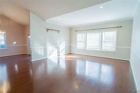 5349 General Dr, Bethlehem, PA 18017 photo 8