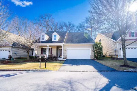 5349 General Dr, Bethlehem, PA 18017 photo 3