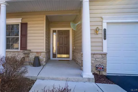 5349 General Dr, Bethlehem, PA 18017 photo 4