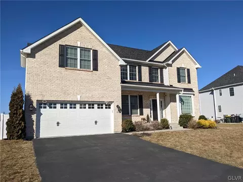 261 Danbury Dr, Nazareth, PA 18064