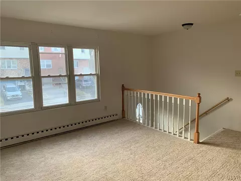121 Old Forge Dr, Bath, PA 18014 photo 2