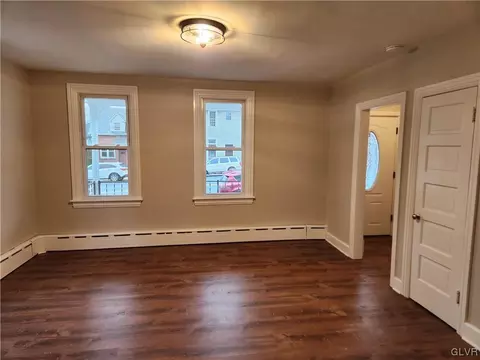 331 E Broad St, Bethlehem, PA 18018 photo 5
