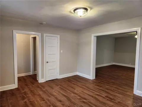 331 E Broad St, Bethlehem, PA 18018 photo 4
