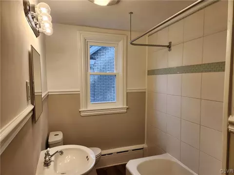 331 E Broad St, Bethlehem, PA 18018 photo 23