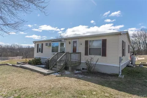 4797 Cypress Dr, Walnutport, PA 18088