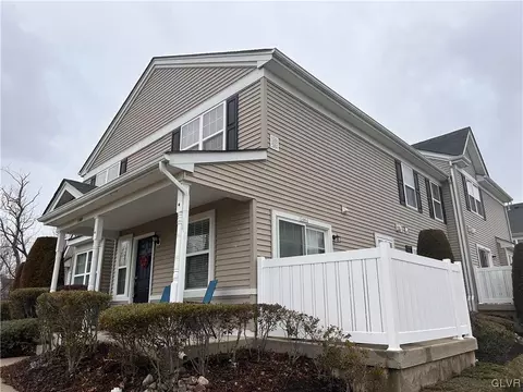 5984 Saratoga Ln, Coopersburg, PA 18036