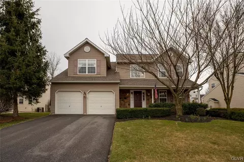6864 Scenic Vw, Macungie, PA 18062