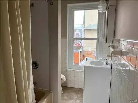 1820 W Broad St, Bethlehem, PA 18018 photo 16