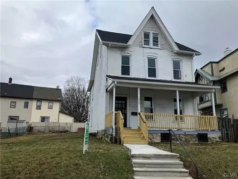 1820 W Broad St, Bethlehem, PA 18018 photo 2