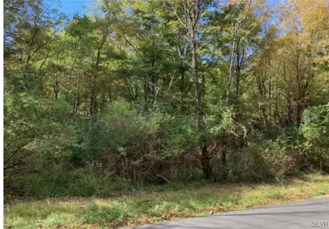 378 Rolling Hills Rd, Ross Twp, PA 18353
