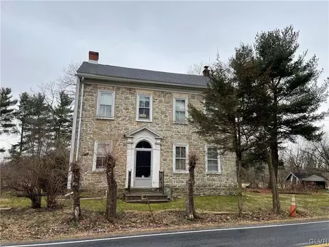 8410 Mertztown Rd, Alburtis, PA 18011