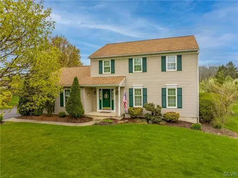 1109 Wellington Cir, Laurys Station, PA 18059