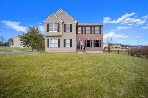 3101 Eagle View Ct, Nazareth, PA 18064