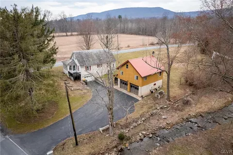960 Creek Rd, Bangor, PA 18013