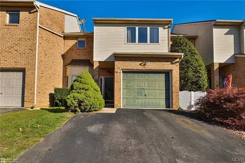 1669 Harding Cir, Fullerton, PA 18052