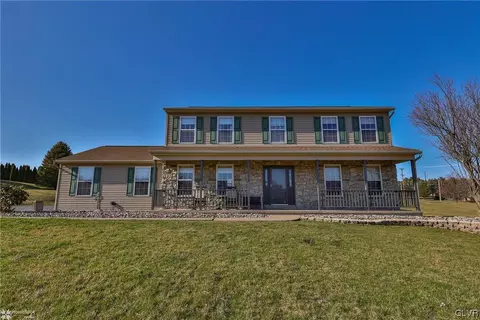 2649 Tomic Pl, Bath, PA 18014