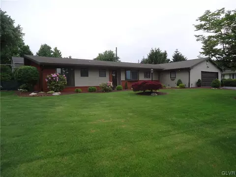 5836 Schantz Rd, Allentown, PA 18104