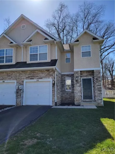 200 Maple Ct, Alburtis, PA 18011