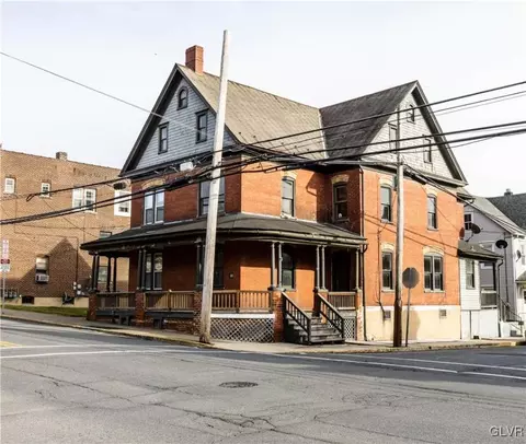 37 Mauch Chunk St, Nazareth, PA 18064