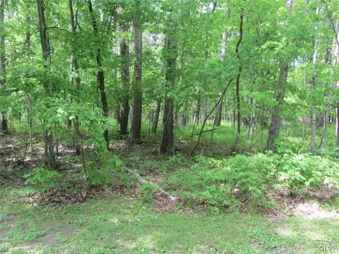 22 Boyko Dr, Mahoning Twp, PA 18235