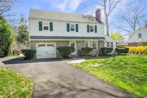 3226 Oxford Cir S, Allentown, PA 18104