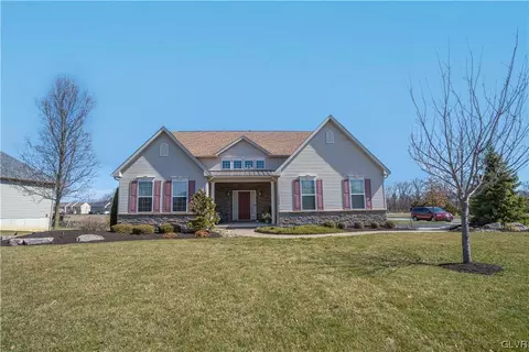 1245 Bramble Dr, Breinigsville, PA 18031
