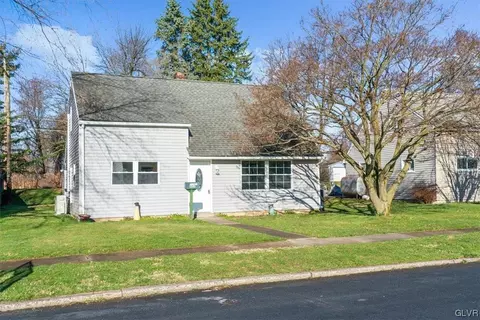 802 El Hatco Dr, Temple, PA 19560