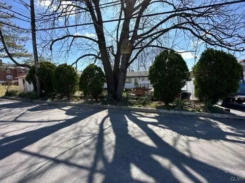 5 Th St, Walnutport Boro, PA 18088