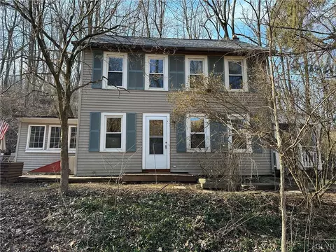9716 Bartholomew Ct, Breinigsville, PA 18031