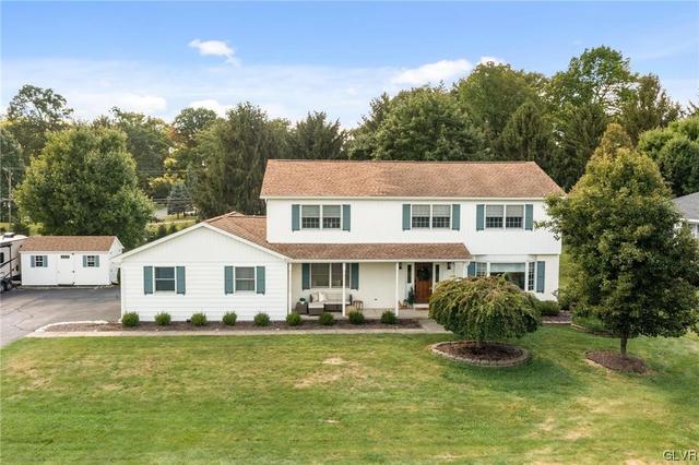 371 Hillview Dr, Nazareth, PA 18064