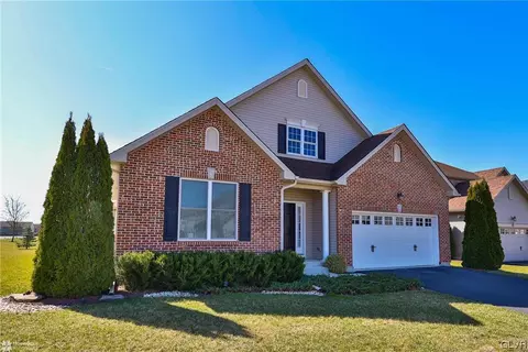 722 Mulberry Dr, Nazareth, PA 18064