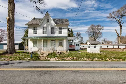 2223 Ash Ln, Mertztown, PA 19539