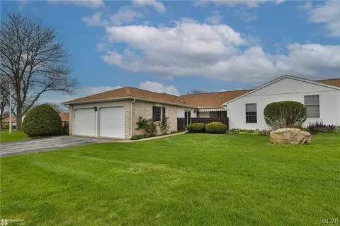 5759 Burning Tree Ln, Macungie, PA 18062