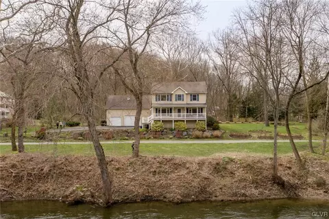 255 Canal Rd, Williams Twp, PA 18042