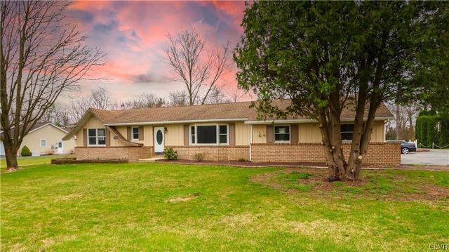 3556 Neffs Laurys Rd, Schnecksville, PA 18078