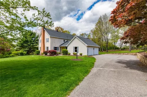 2237 Summit Dr, Hellertown, PA 18055