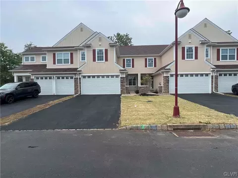 949 Iron Ln #40, Forks Twp, PA 18040