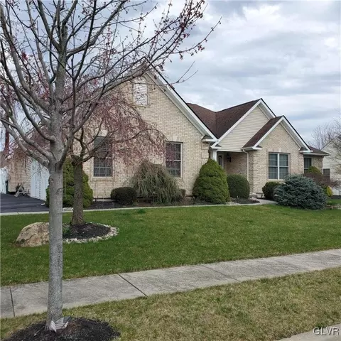 5601 Covenant Ct, Allentown, PA 18106