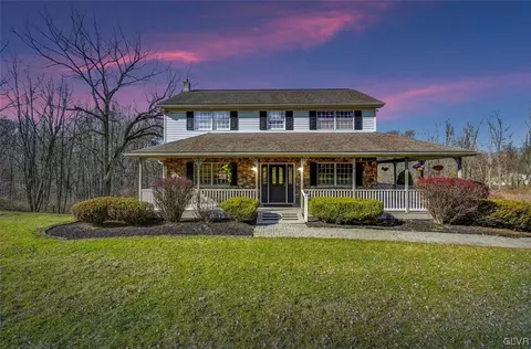 2071 Route 209, Effort, PA 18330