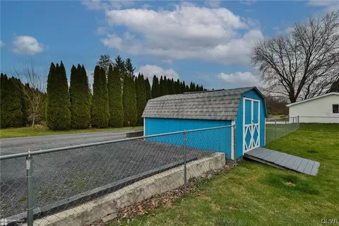 513 E Main St, Bath, PA 18014 photo 30