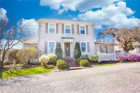 112 W North St, Nazareth, PA 18064