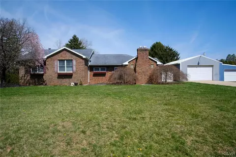 4841 Apple Ln, Center Valley, PA 18034