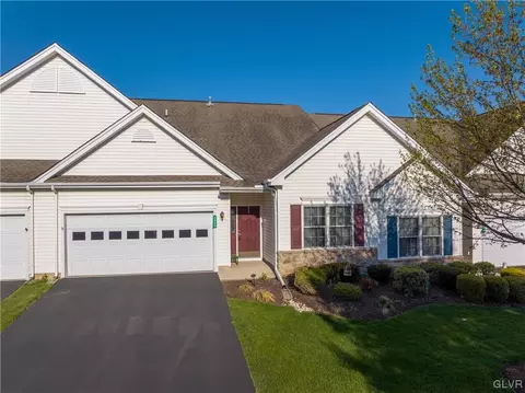 2008 Bally Dr, Northampton, PA 18067