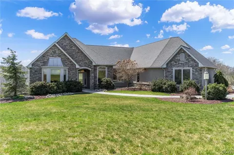 4113 Cambridge Ct, Schnecksville, PA 18078