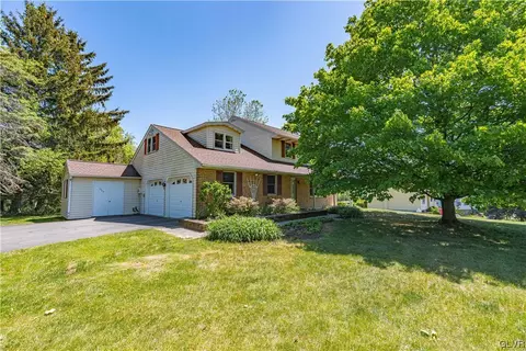 1943 Klines Mill Rd, Breinigsville, PA 18031