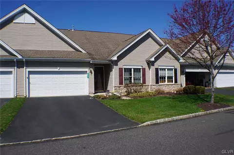 2037 Bally Dr, Northampton, PA 18067