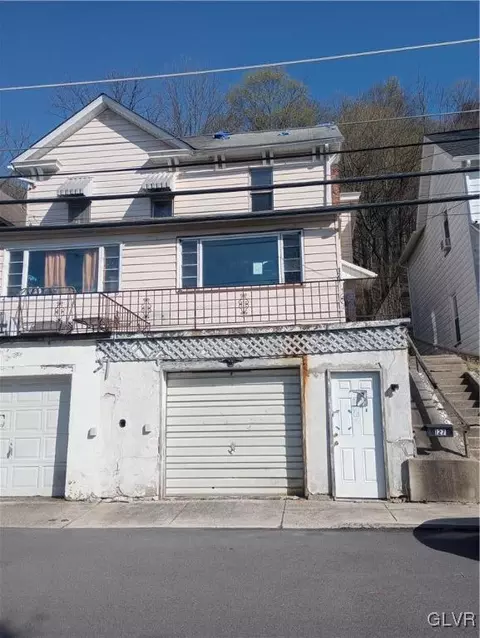 127 N Northampton St, Bangor, PA 18013